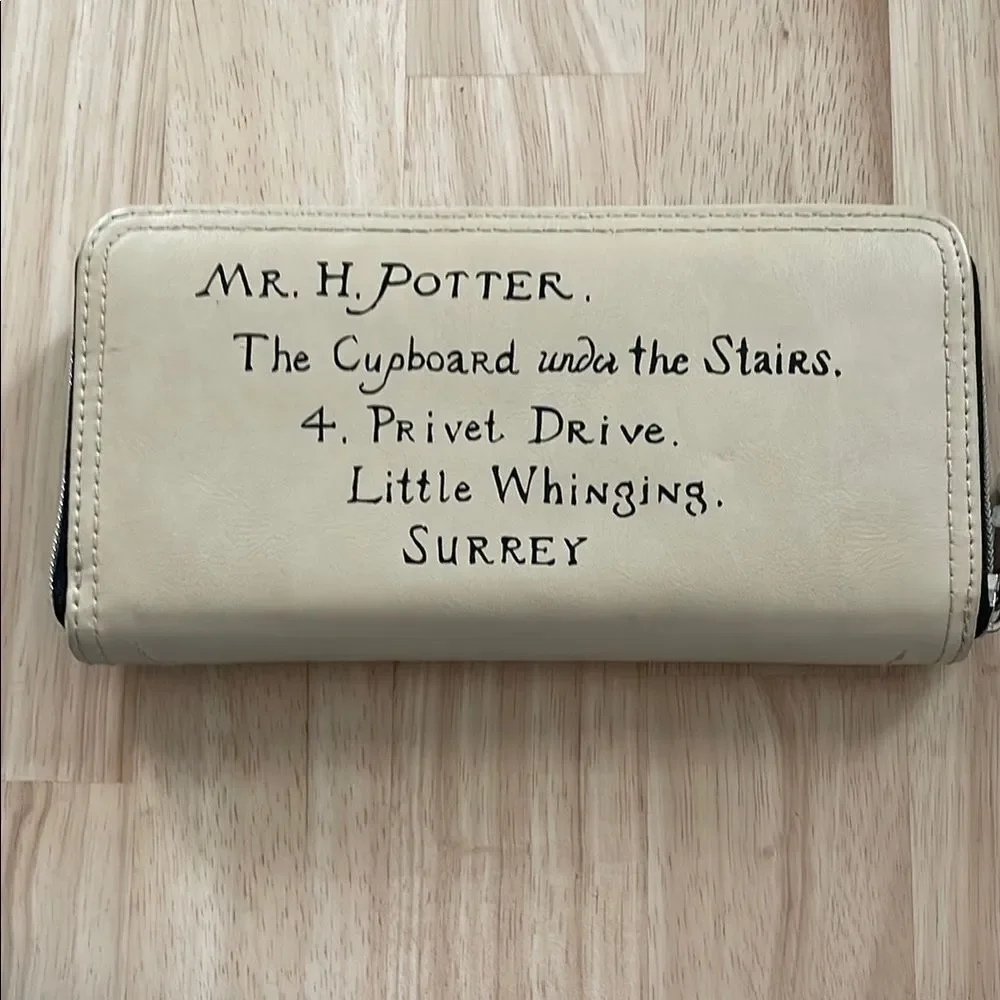 Hogwarts Wallet in Cream and Red